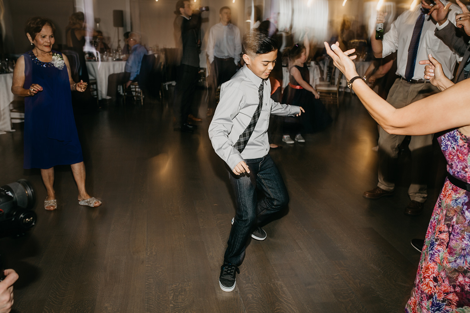 wedding reception at danversport yatch club | boston candid wedding photographer